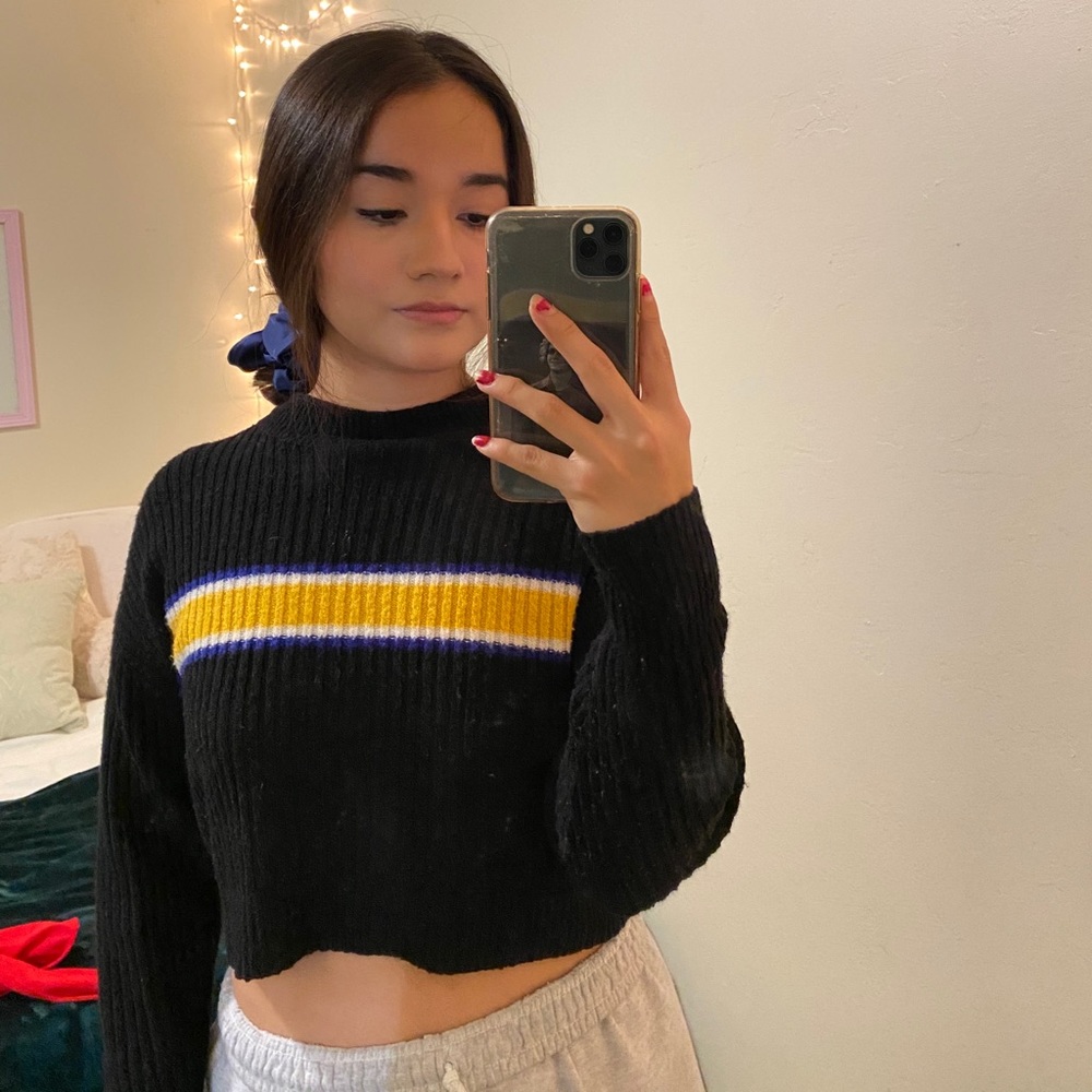 Cropped sweater